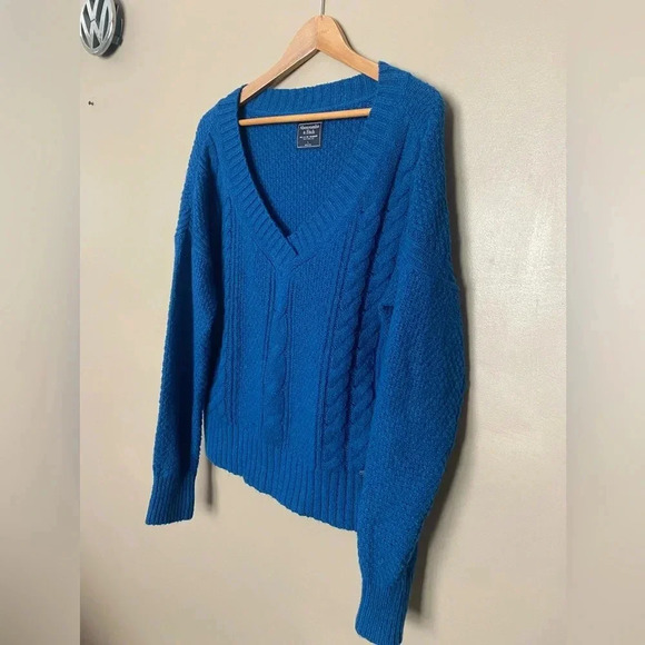 Abercrombie & Fitch Bright Blue V-Neck soft Cable Knit Sweater sz L Y2K EUC - Picture 4 of 16